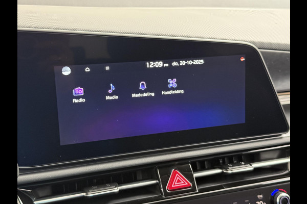 Kia Niro EV AIR VAN: €43.900,- VOOR: €35.440,- UW EINDEJAARSVOORDEEL: €8.460,- | 64kWh NIEUWE AUTO! | VOLLEDIGE KIA GARANTIE VAN TOEPASSING