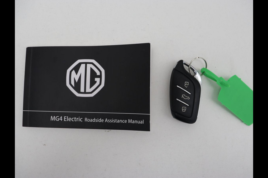 MG 4 Luxury 64 kWh | Stoel & stuurverwarming | Warmtepomp | Adaptive cruise | 360 Camera | Carplay | Keyless | Navigatie | File Assistent | Half leder