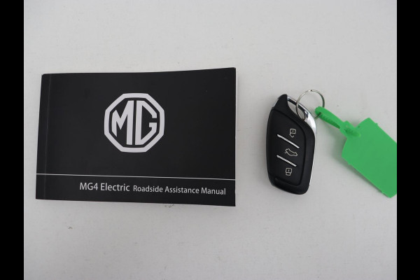 MG 4 Luxury 64 kWh | Stoel & stuurverwarming | Warmtepomp | Adaptive cruise | 360 Camera | Carplay | Keyless | Navigatie | File Assistent | Half leder