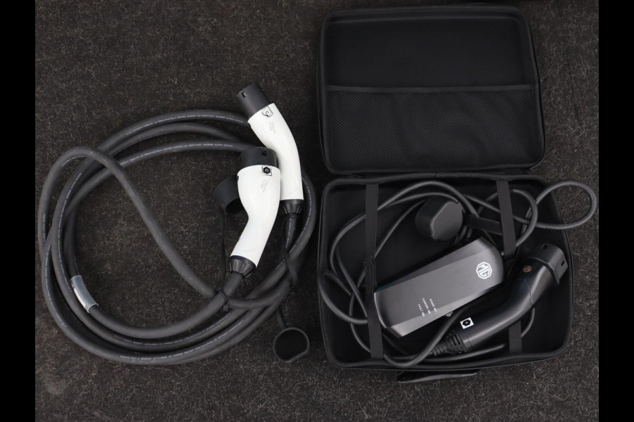 MG 4 Luxury 64 kWh | Stoel & stuurverwarming | Warmtepomp | Adaptive cruise | 360 Camera | Carplay | Keyless | Navigatie | File Assistent | Half leder