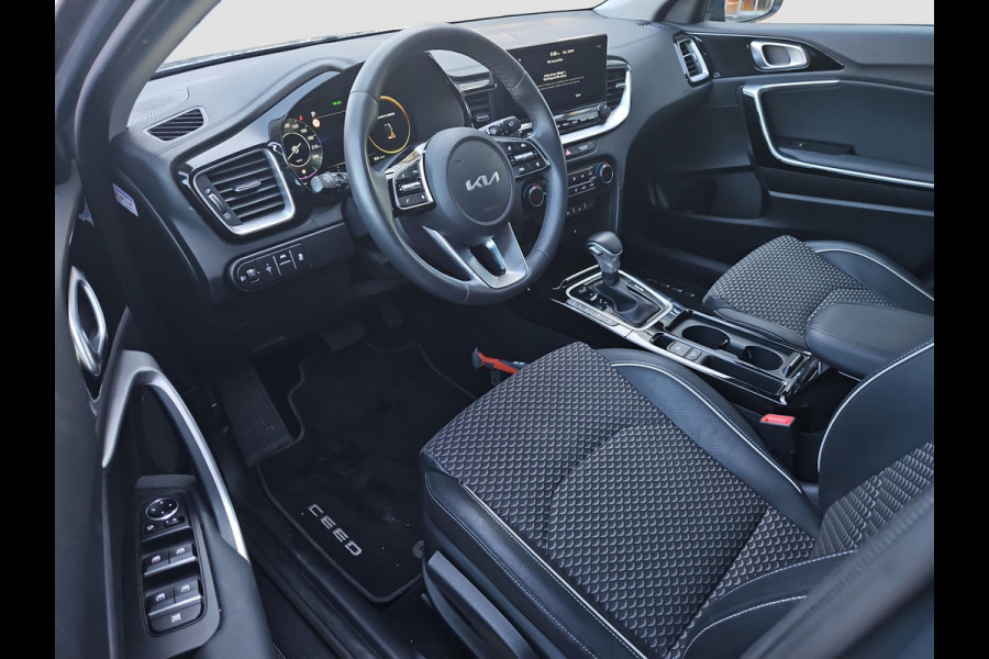 Kia Ceed 1.5 T-GDi DynamicPlusLine | Automaat | Stoel- en Stuurverwarming | Navi | Clima | Carplay/Android auto | Lichtmetalen velgen | LED |