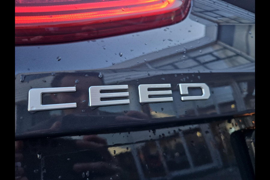 Kia Ceed 1.5 T-GDi DynamicPlusLine | Automaat | Stoel- en Stuurverwarming | Navi | Clima | Carplay/Android auto | Lichtmetalen velgen | LED |