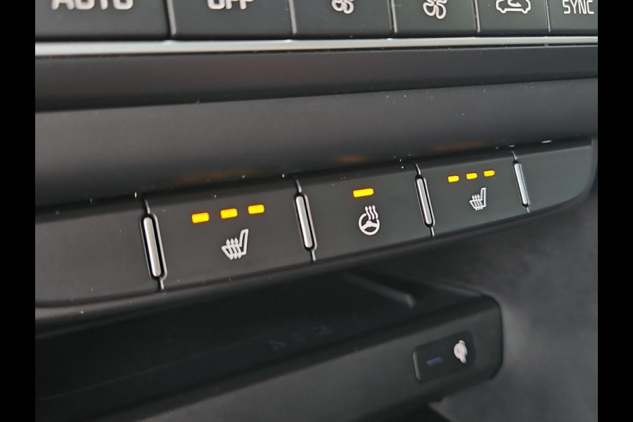 Kia Ceed 1.5 T-GDi GT-Line | Automaat | Dodehoek assist. | LED | Sportstuur | Stoel- en Stuurverwarming | Schuif/Kanteldak |