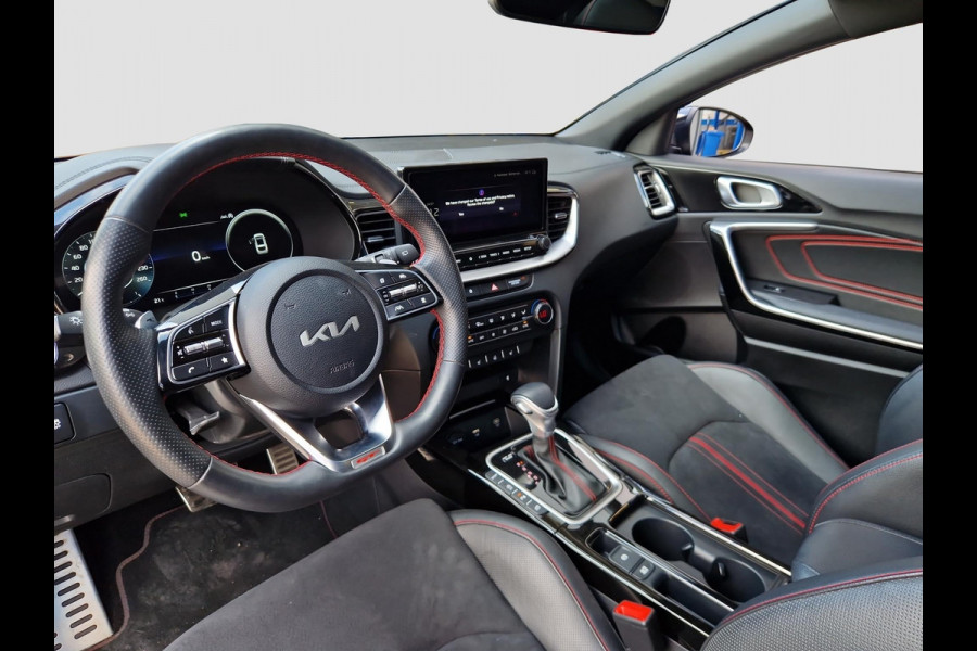 Kia ProCeed 1.6 T-GDi GT | Trekhaak| JBL | Camera | Navi | BSD | 18” Velgen | Apple CarPlay/Android Auto | Key-Less | PDC | Cruise | LED |