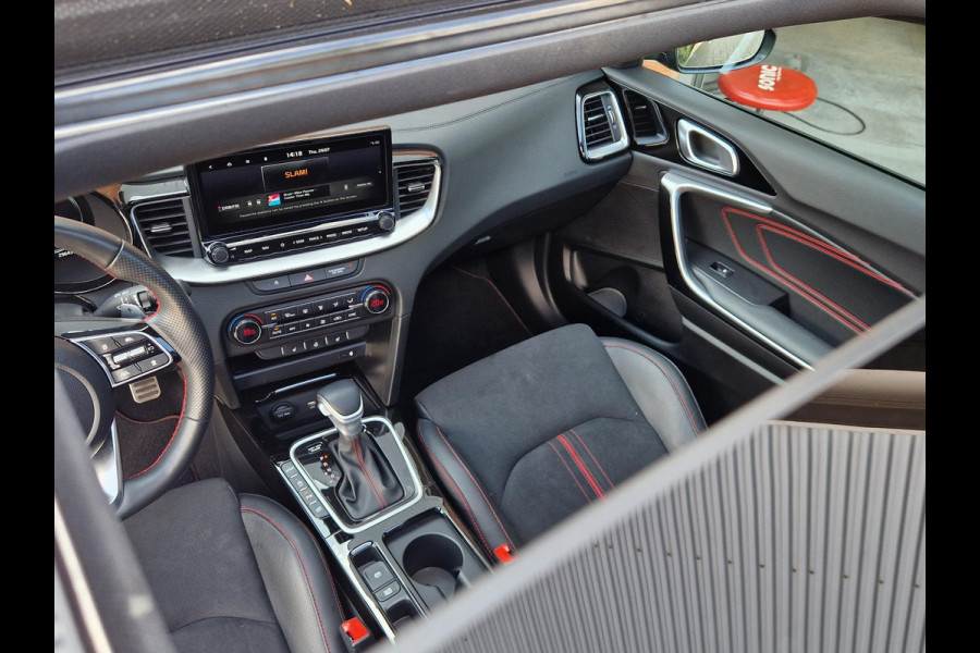 Kia ProCeed 1.6 T-GDi GT | Trekhaak| JBL | Camera | Navi | BSD | 18” Velgen | Apple CarPlay/Android Auto | Key-Less | PDC | Cruise | LED |