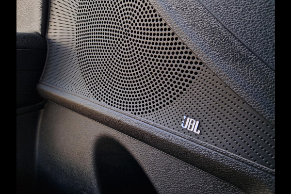 Kia ProCeed 1.6 T-GDi GT | Trekhaak| JBL | Camera | Navi | BSD | 18” Velgen | Apple CarPlay/Android Auto | Key-Less | PDC | Cruise | LED |