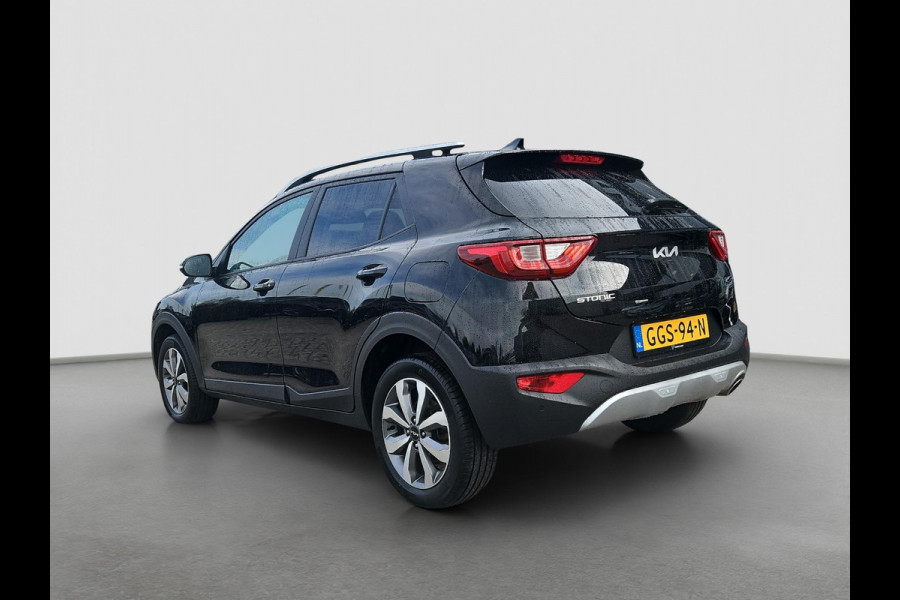 Kia Stonic 1.0 T-GDi MHEV DynamicPlusLine Automaat | Camera | LMV | Cruise | Navi | LED | Stoel- en Stuurverwarming | Privacy Glass | Apple Carplay & Android Auto |