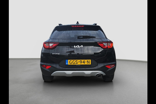 Kia Stonic 1.0 T-GDi MHEV DynamicPlusLine Automaat | Camera | LMV | Cruise | Navi | LED | Stoel- en Stuurverwarming | Privacy Glass | Apple Carplay & Android Auto |