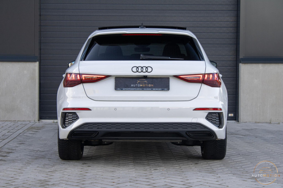 Audi A3 Sportback 45 TFSI e Sedition Comp. PANO MATRIX S LINE CAMERA Audi A3 Sportback 45 TFSI e Sedition Comp. PANO MATRIX S LINE CAMERA