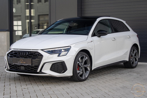 Audi A3 Sportback 45 TFSI e Sedition Comp. PANO MATRIX S LINE CAMERA Audi A3 Sportback 45 TFSI e Sedition Comp. PANO MATRIX S LINE CAMERA