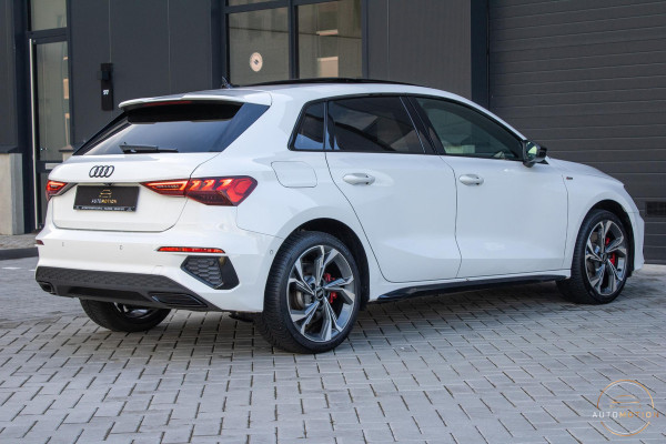 Audi A3 Sportback 45 TFSI e Sedition Comp. PANO MATRIX S LINE CAMERA Audi A3 Sportback 45 TFSI e Sedition Comp. PANO MATRIX S LINE CAMERA