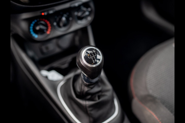 Opel Corsa 1.4 Online Edition| Trekhaak afnb. | Parkeersensoren | Navi | Apple Carplay/ Android Auto | Prijs Rijklaar!!