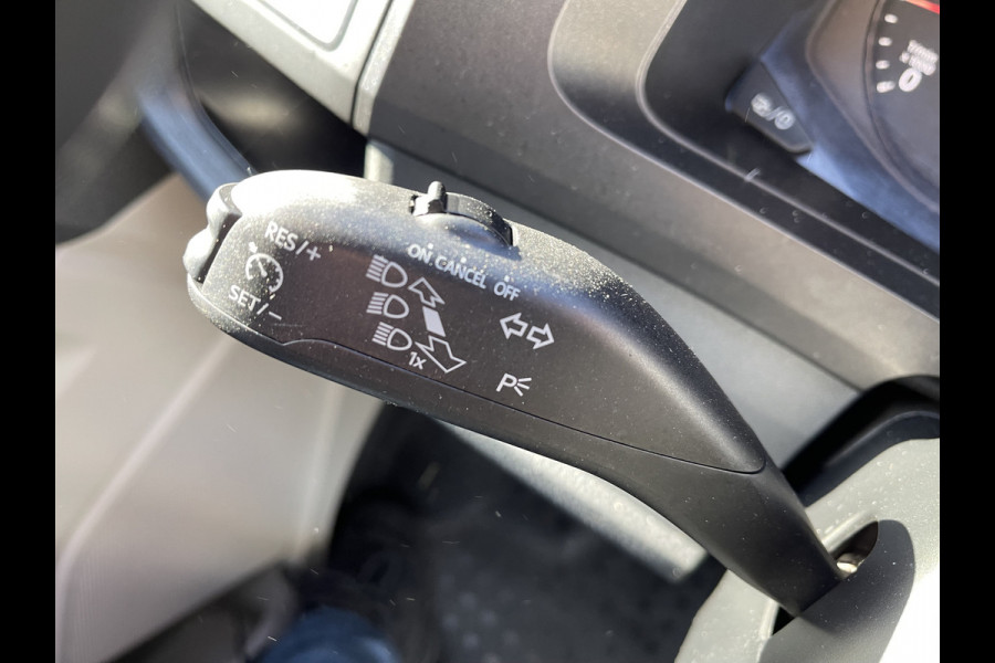 Volkswagen Transporter 2.0 TDI 102pk L1H1 Comfortline met Bott ingerichte laadruimte / lease vanaf € 269 / vaste prijs rijklaar € 15.950 ex btw / airco / cruise / imperial / trekhaak / pdc achter !