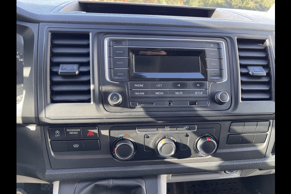 Volkswagen Transporter 2.0 TDI 102pk L1H1 Comfortline met Bott ingerichte laadruimte / lease vanaf € 269 / vaste prijs rijklaar € 15.950 ex btw / airco / cruise / imperial / trekhaak / pdc achter !