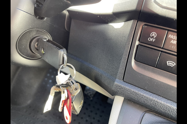 Volkswagen Transporter 2.0 TDI 102pk L1H1 Comfortline met Bott ingerichte laadruimte / lease vanaf € 269 / vaste prijs rijklaar € 15.950 ex btw / airco / cruise / imperial / trekhaak / pdc achter !