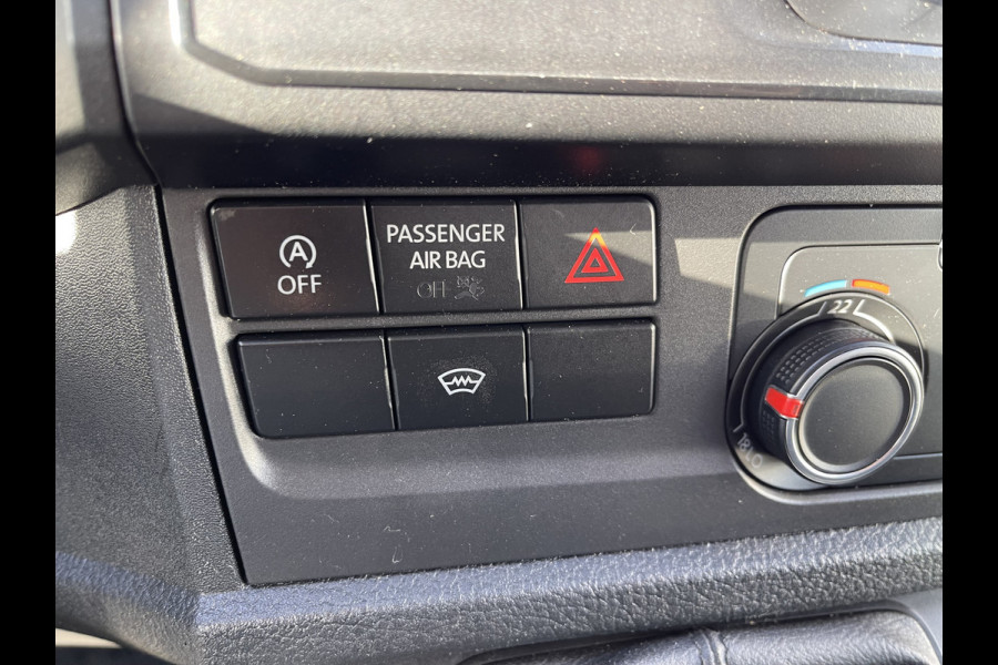 Volkswagen Transporter 2.0 TDI 102pk L1H1 Comfortline met Bott ingerichte laadruimte / lease vanaf € 269 / vaste prijs rijklaar € 15.950 ex btw / airco / cruise / imperial / trekhaak / pdc achter !