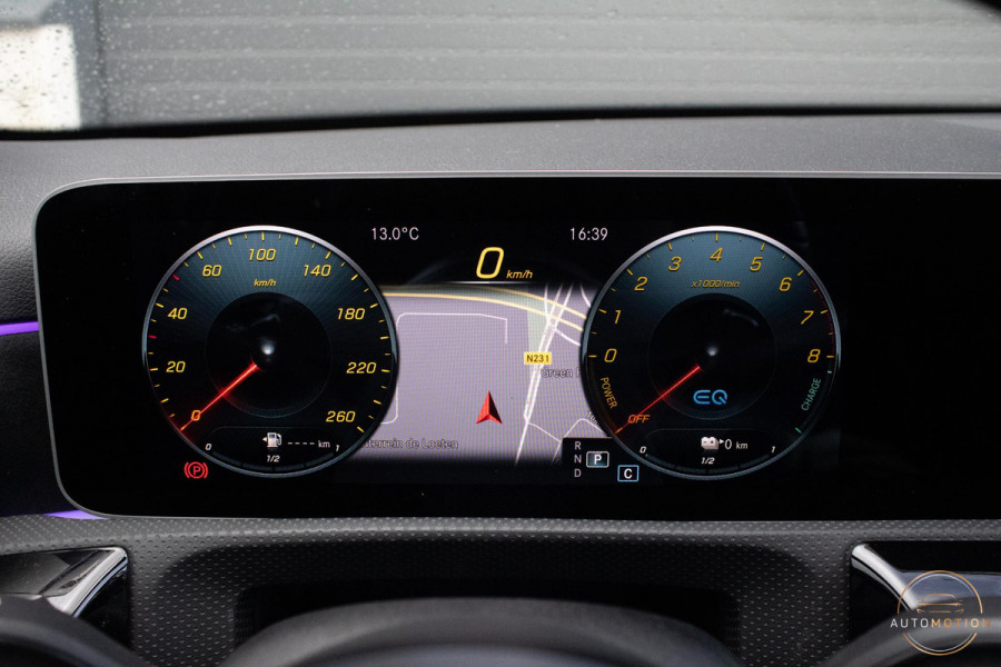 Mercedes-Benz A-Klasse 250 e AMG Line PANO Burmester Sfeerverlichting Parkeerassistent