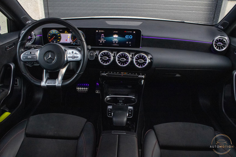Mercedes-Benz A-Klasse 250 e AMG Line PANO Burmester Sfeerverlichting Parkeerassistent