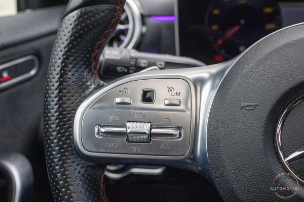 Mercedes-Benz A-Klasse 250 e AMG Line PANO Burmester Sfeerverlichting Parkeerassistent