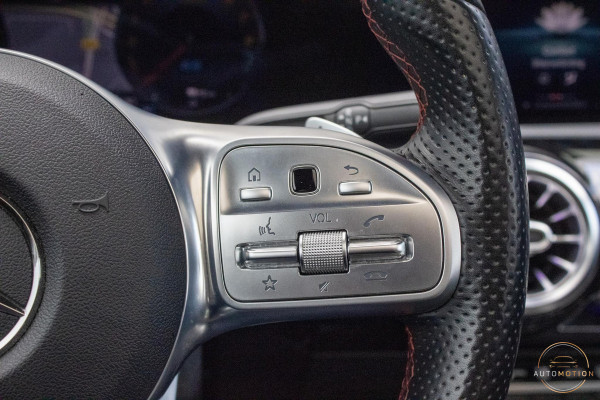 Mercedes-Benz A-Klasse 250 e AMG Line PANO Burmester Sfeerverlichting Parkeerassistent