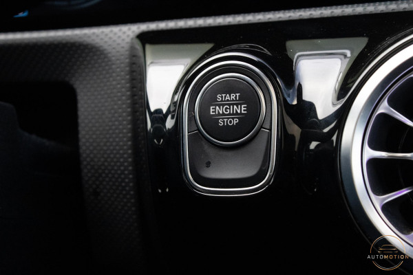 Mercedes-Benz A-Klasse 250 e AMG Line PANO Burmester Sfeerverlichting Parkeerassistent