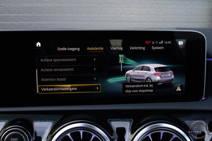 Mercedes-Benz A-Klasse 250 e AMG Line PANO Burmester Sfeerverlichting Parkeerassistent