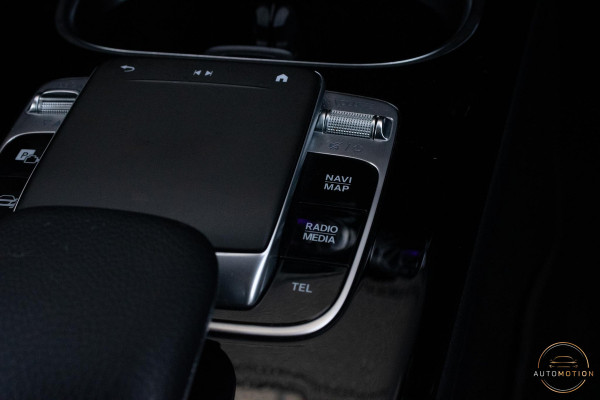 Mercedes-Benz A-Klasse 250 e AMG Line PANO Burmester Sfeerverlichting Parkeerassistent