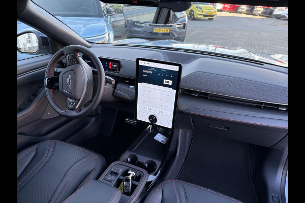 Ford Mustang Mach-E Extended Premium RWD 88 kWh | 19" Lichtmetalen velgen | Technology Pack Plus |