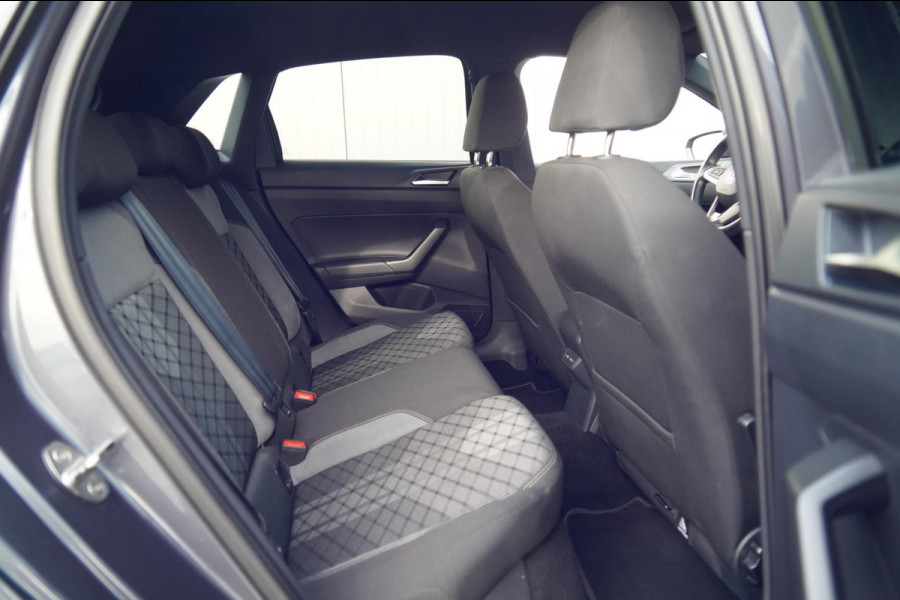 Volkswagen Polo 1.0 TSI R-Line Business / Automaat / Camera / Navi / Side-Assist / Stoelverw. / Carplay