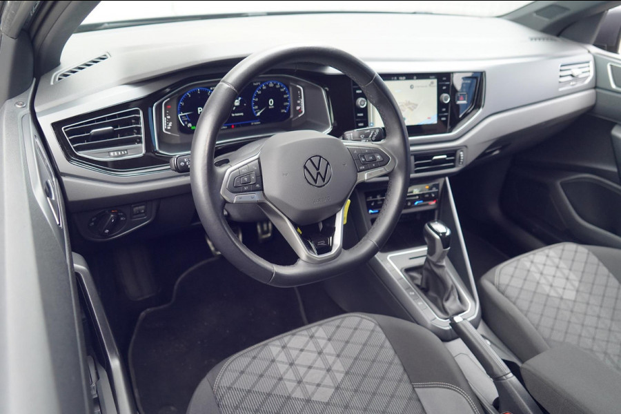 Volkswagen Polo 1.0 TSI R-Line Business / Automaat / Camera / Navi / Side-Assist / Stoelverw. / Carplay