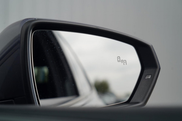 Volkswagen Polo 1.0 TSI R-Line Business / Automaat / Camera / Navi / Side-Assist / Stoelverw. / Carplay