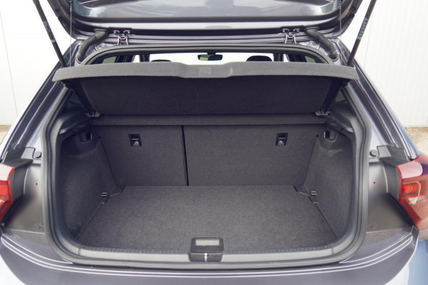 Volkswagen Polo 1.0 TSI R-Line Business / Automaat / Camera / Navi / Side-Assist / Stoelverw. / Carplay