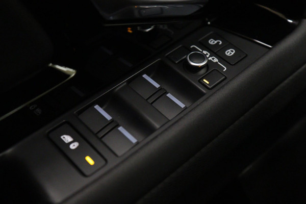 Land Rover Range Rover Evoque 2.0 P200 AWD SE R-Dinamic Pano/HUD/MERIDIAN/STOELV/DEALEROND/VOL