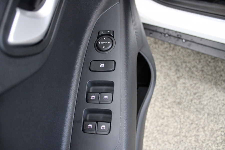 Kia Stonic 1.0 T-GDi MHEV DynamicPlusLine Kia Stonic 1.0 T-GDi MHEV DynamicPlusLine