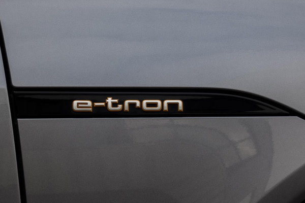 Audi e-tron E-tron 55 quattro advanced 95 kWh | S-LINE INTERIEUR | STOELVERWARMING | ELEKTRISCH VERSTELBARE STOELEN | MEMORY Audi e-tron E-tron 55 quattro advanced 95 kWh | S-LINE INTERIEUR | STOELVERWARMING | ELEKTRISCH VERSTELBARE STOELEN | MEMORY