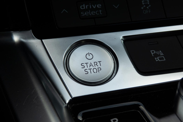 Audi e-tron E-tron 55 quattro advanced 95 kWh | S-LINE INTERIEUR | STOELVERWARMING | ELEKTRISCH VERSTELBARE STOELEN | MEMORY Audi e-tron E-tron 55 quattro advanced 95 kWh | S-LINE INTERIEUR | STOELVERWARMING | ELEKTRISCH VERSTELBARE STOELEN | MEMORY