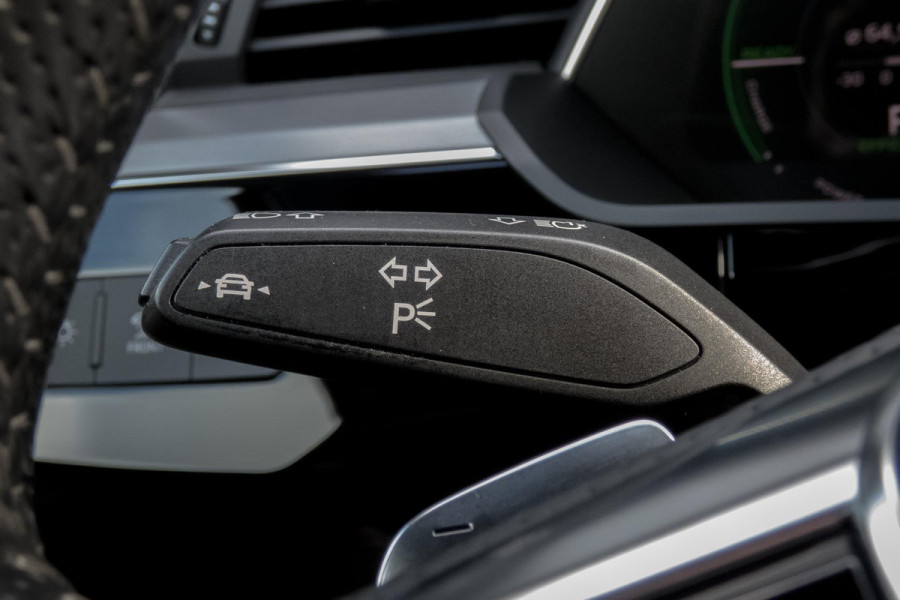 Audi e-tron E-tron 55 quattro advanced 95 kWh | S-LINE INTERIEUR | STOELVERWARMING | ELEKTRISCH VERSTELBARE STOELEN | MEMORY Audi e-tron E-tron 55 quattro advanced 95 kWh | S-LINE INTERIEUR | STOELVERWARMING | ELEKTRISCH VERSTELBARE STOELEN | MEMORY