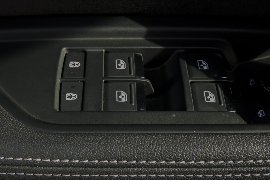 Audi e-tron E-tron 55 quattro advanced 95 kWh | S-LINE INTERIEUR | STOELVERWARMING | ELEKTRISCH VERSTELBARE STOELEN | MEMORY Audi e-tron E-tron 55 quattro advanced 95 kWh | S-LINE INTERIEUR | STOELVERWARMING | ELEKTRISCH VERSTELBARE STOELEN | MEMORY