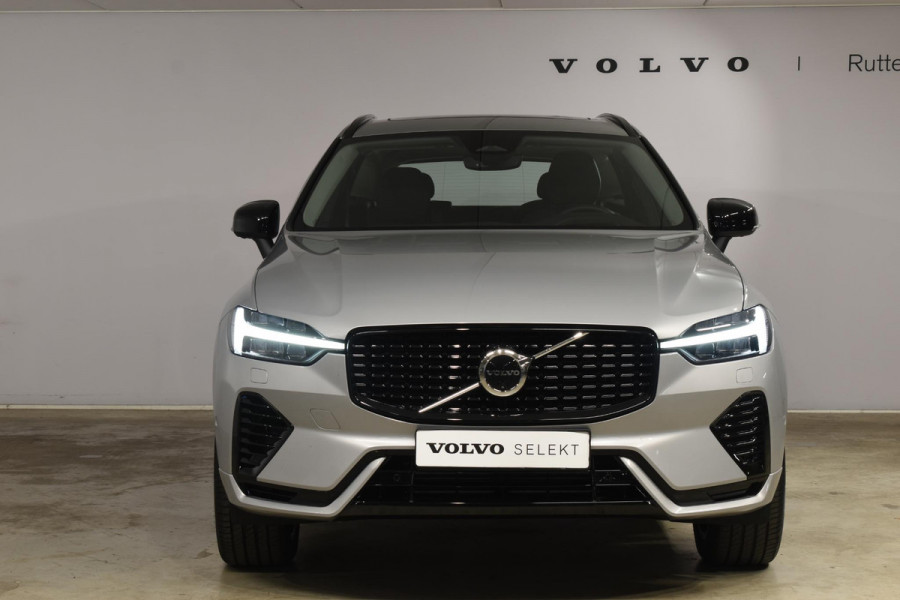 Volvo XC60 T6 350PK Automaat AWD Ultra Dark / Navigatie / 360 Camera / Head Up-Display / Panorama Dak / LM Velgen / Trekhaak