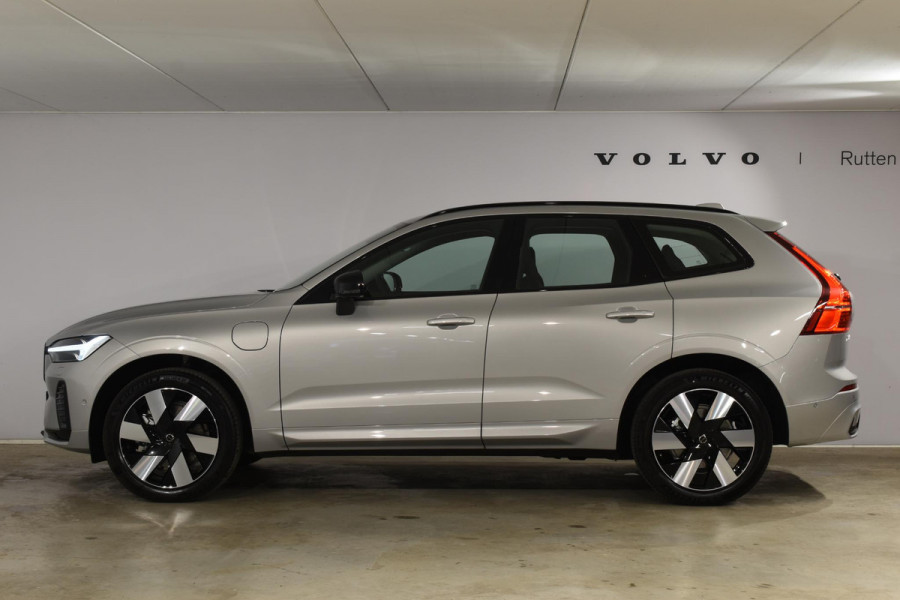 Volvo XC60 T6 350PK Automaat AWD Ultra Dark / Navigatie / 360 Camera / Head Up-Display / Panorama Dak / LM Velgen / Trekhaak