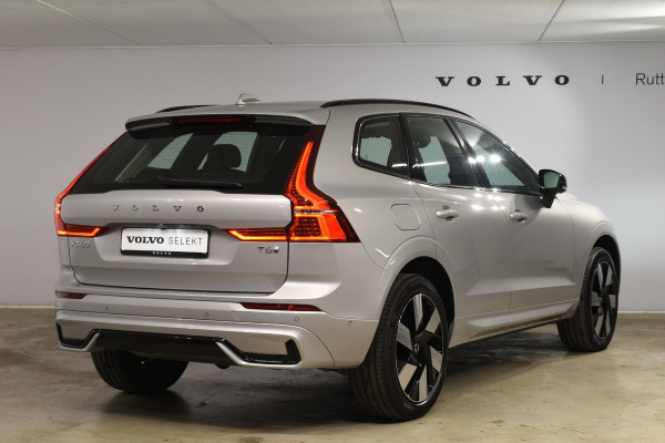 Volvo XC60 T6 350PK Automaat AWD Ultra Dark / Navigatie / 360 Camera / Head Up-Display / Panorama Dak / LM Velgen / Trekhaak