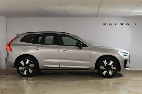 Volvo XC60 T6 350PK Automaat AWD Ultra Dark / Navigatie / 360 Camera / Head Up-Display / Panorama Dak / LM Velgen / Trekhaak
