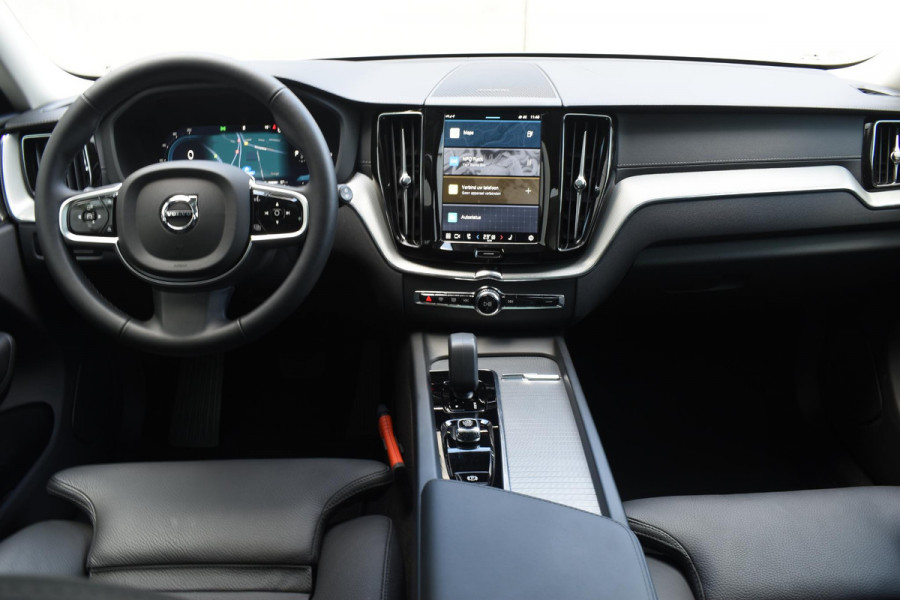 Volvo XC60 T6 350PK Automaat AWD Ultra Dark / Navigatie / 360 Camera / Head Up-Display / Panorama Dak / LM Velgen / Trekhaak