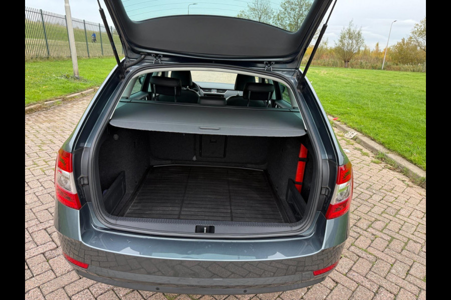 Škoda Octavia Combi 1.0 TSI Greentech Ambition Business