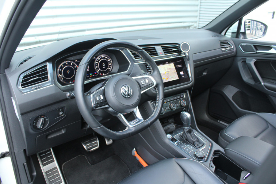 Volkswagen Tiguan 2.0 TSI 221pk 4Motion R Line NL-Auto NAP Panoramadak Clima Cruise Navi Carplay 360 Camera Leder HUD 20"LMV