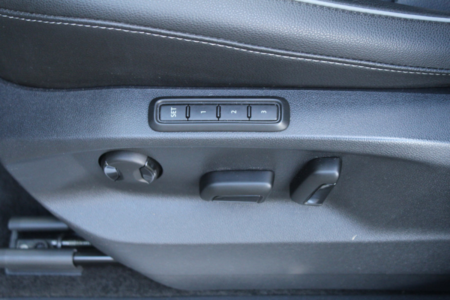 Volkswagen Tiguan 2.0 TSI 221pk 4Motion R Line NL-Auto NAP Panoramadak Clima Cruise Navi Carplay 360 Camera Leder HUD 20"LMV