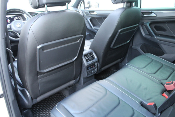 Volkswagen Tiguan 2.0 TSI 221pk 4Motion R Line NL-Auto NAP Panoramadak Clima Cruise Navi Carplay 360 Camera Leder HUD 20"LMV