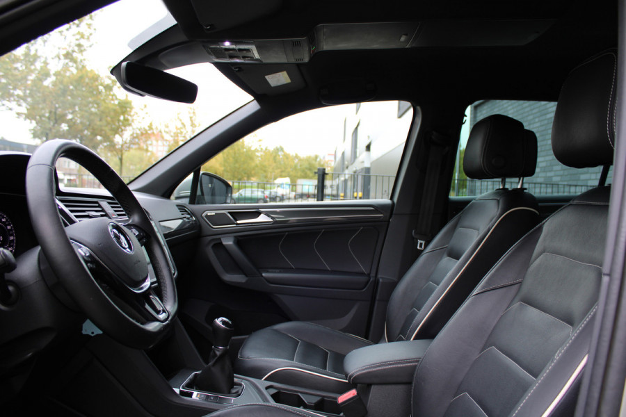 Volkswagen Tiguan 1.4 TSI ACT Comfortline Business | NAP! | R-LINE | DYNAUDIO | STOELVERWARMING | ELEK.TREKHAAK |