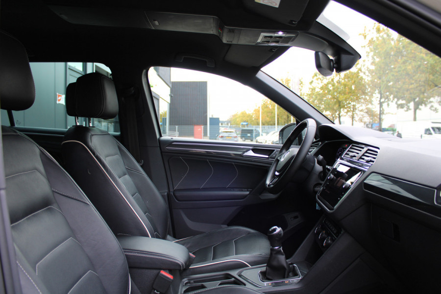 Volkswagen Tiguan 1.4 TSI ACT Comfortline Business | NAP! | R-LINE | DYNAUDIO | STOELVERWARMING | ELEK.TREKHAAK |