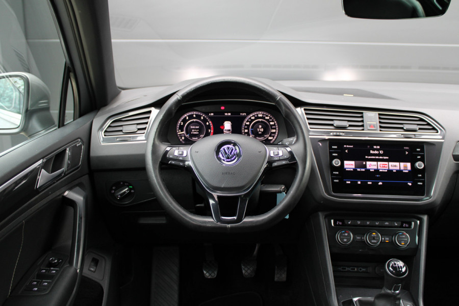 Volkswagen Tiguan 1.4 TSI ACT Comfortline Business | NAP! | R-LINE | DYNAUDIO | STOELVERWARMING | ELEK.TREKHAAK |